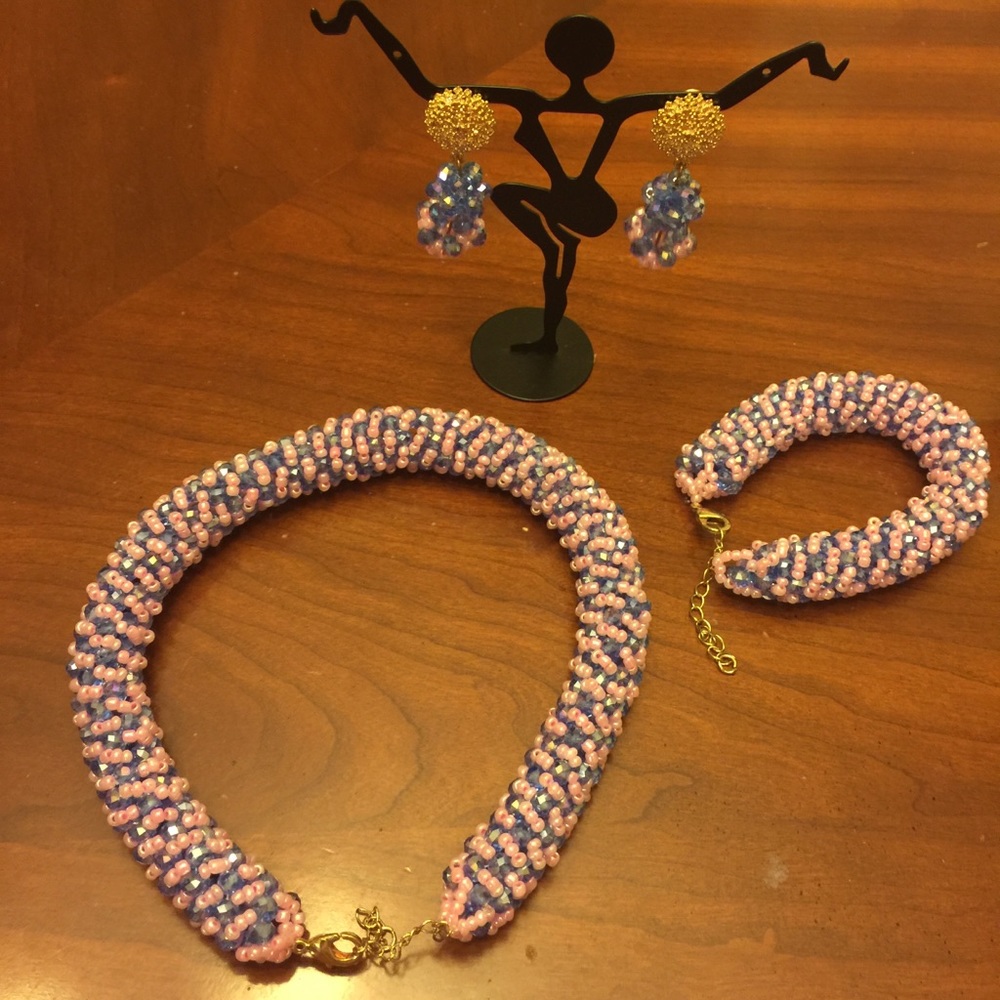 An elegant Set-baby Pink mixed with blue beads - Picture 8 of 8